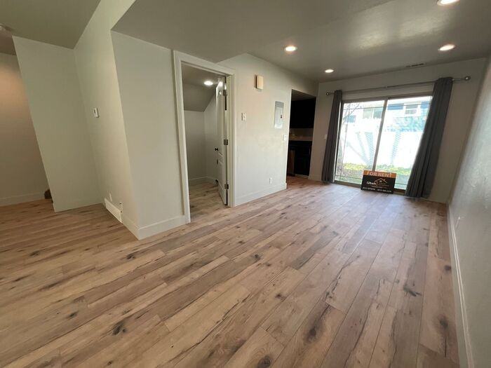 950 E 1225 N #B - Photo 5 of 17