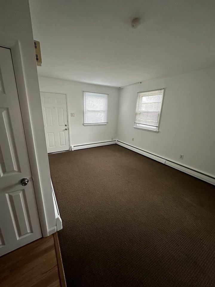 202 N Madison Ave #1 - Photo 5 of 13