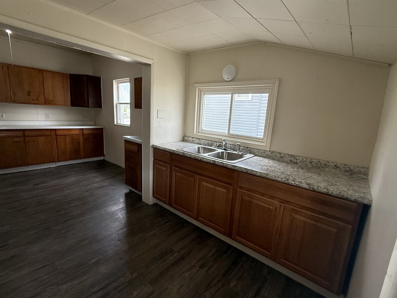 Wallace Ave #600 - Photo 4 of 6