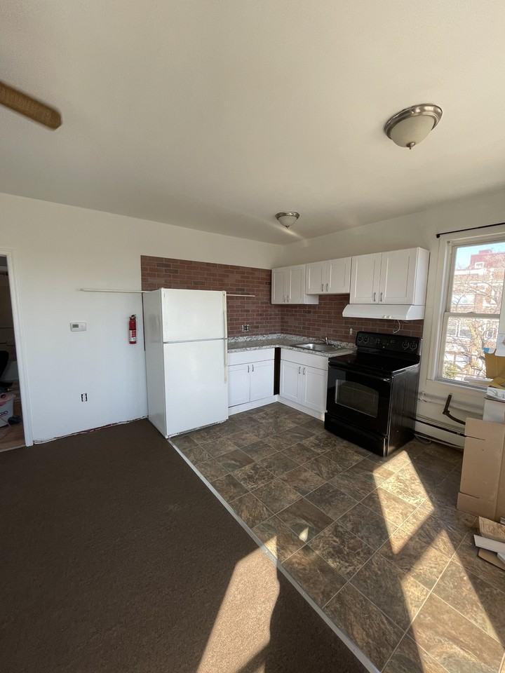 4403 Atlantic Ave #5 - Photo 6 of 9