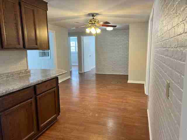 112 Oakdale Ave #NA - Photo 5 of 9