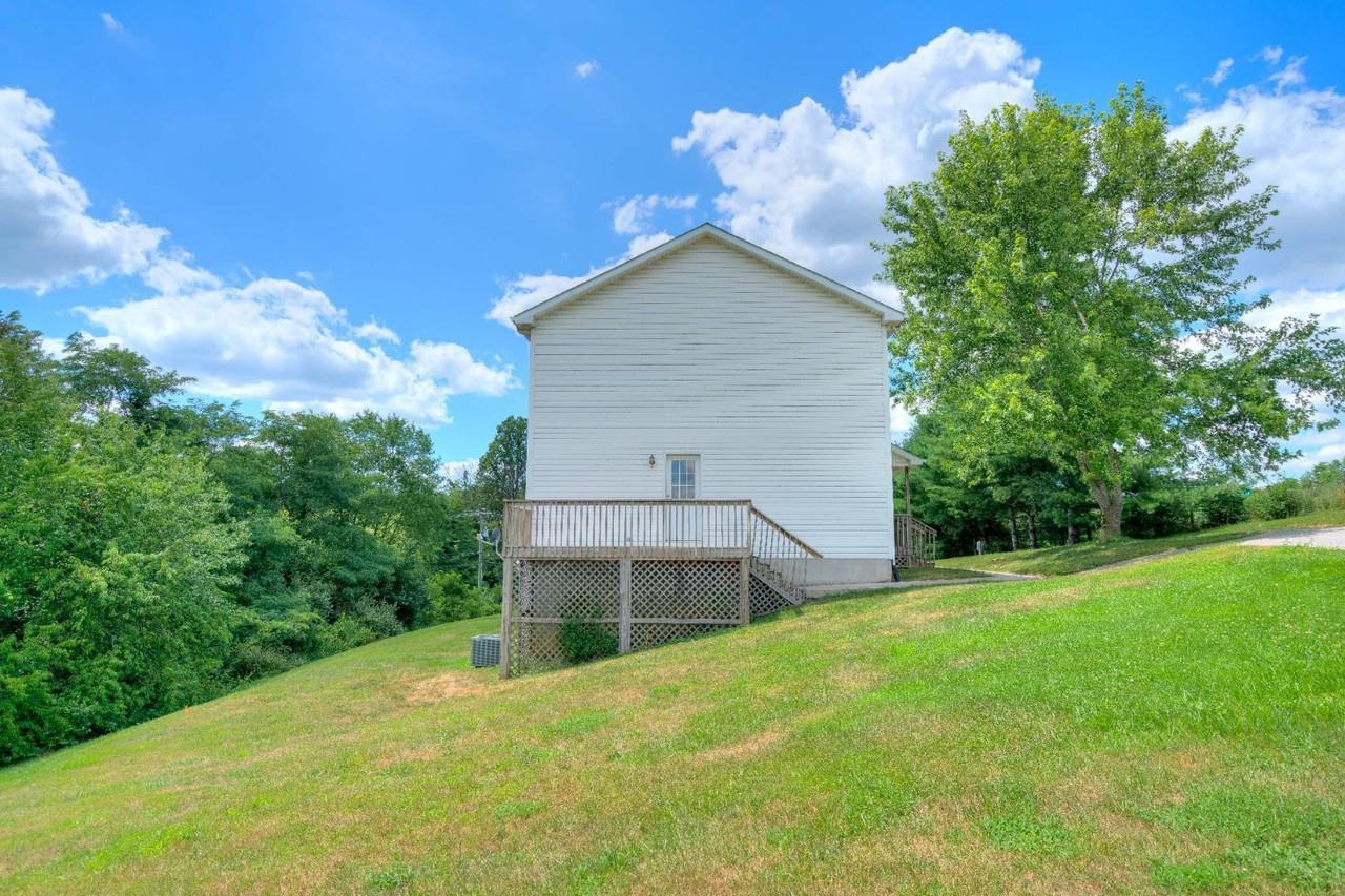 3326 Yellow Sulphur Rd - Photo 3 of 20