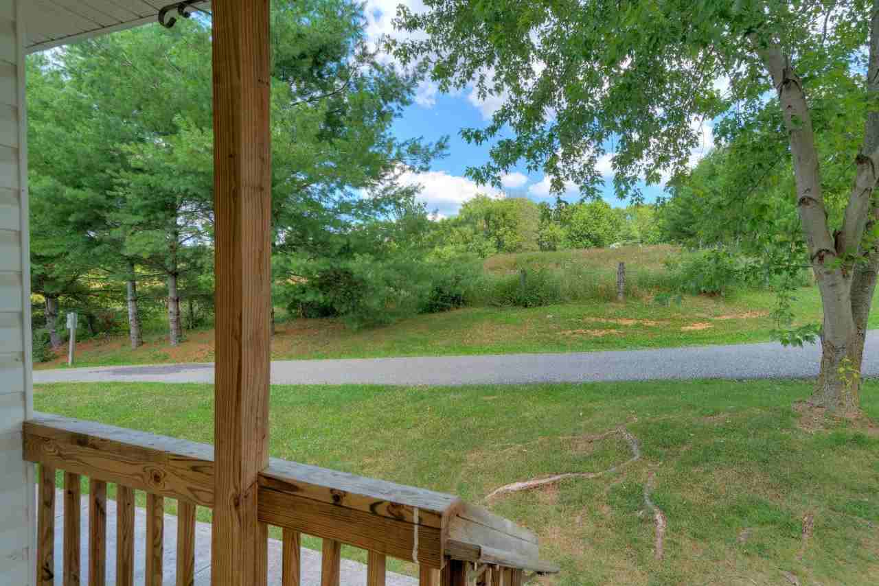 3326 Yellow Sulphur Rd - Photo 6 of 20