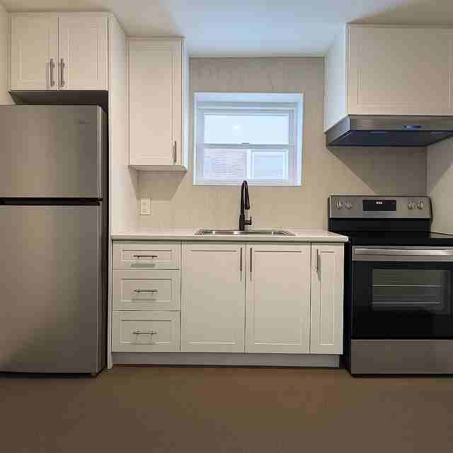 38 Superior Ave - Photo 3 of 20