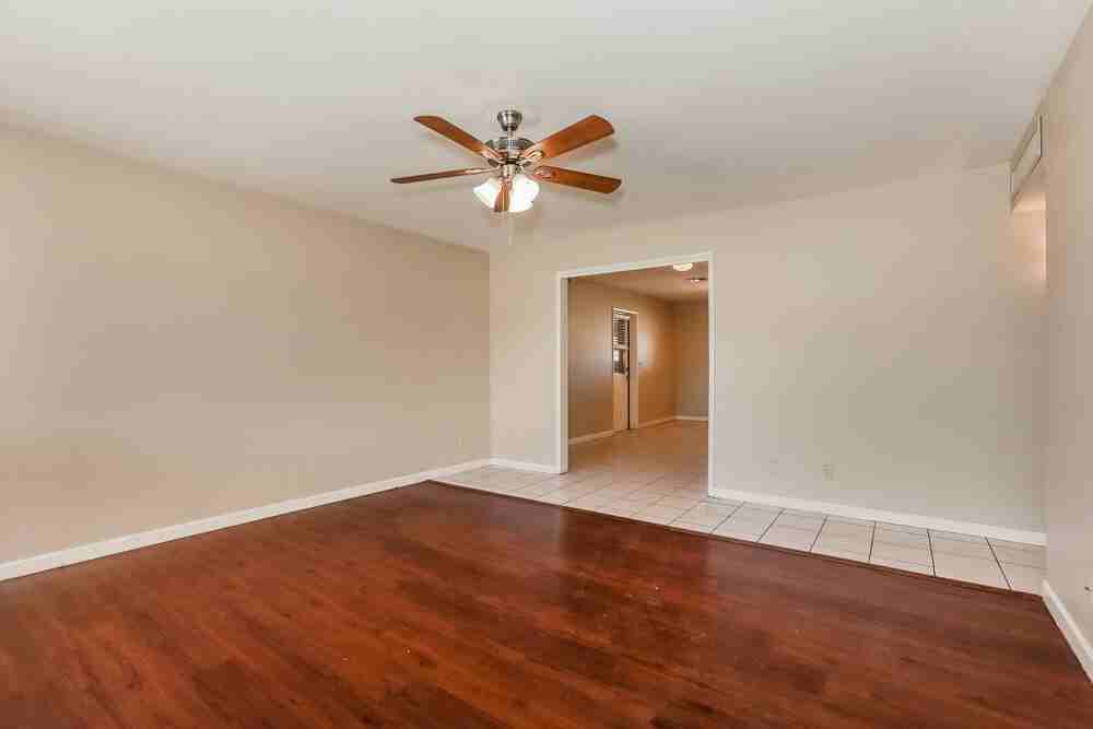 1544 E Clover - Photo 3 of 16