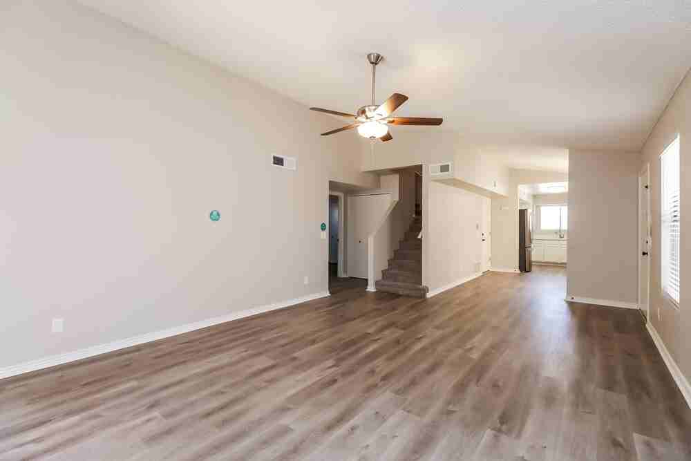 4527 E Hampton Ave - Photo 4 of 17