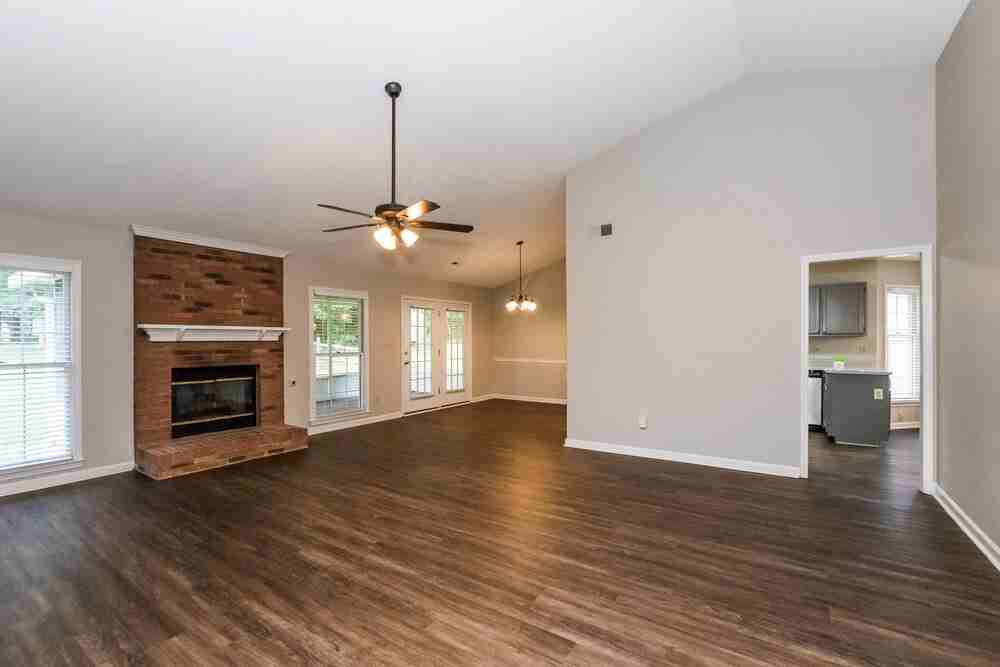 10109 Fairlea Dr - Photo 3 of 16