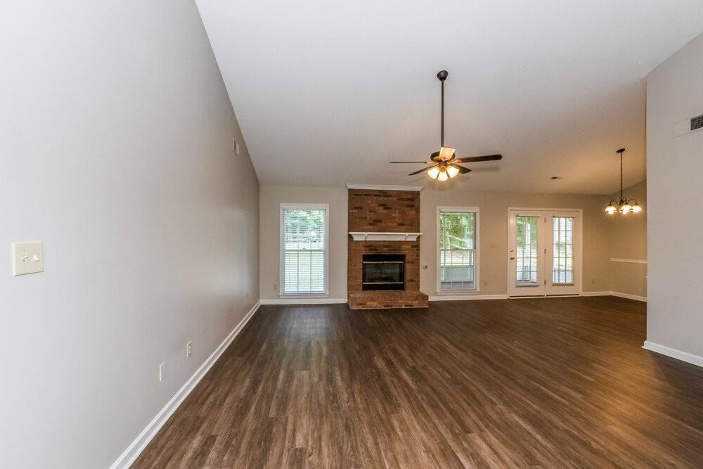 10109 Fairlea Dr - Photo 4 of 16