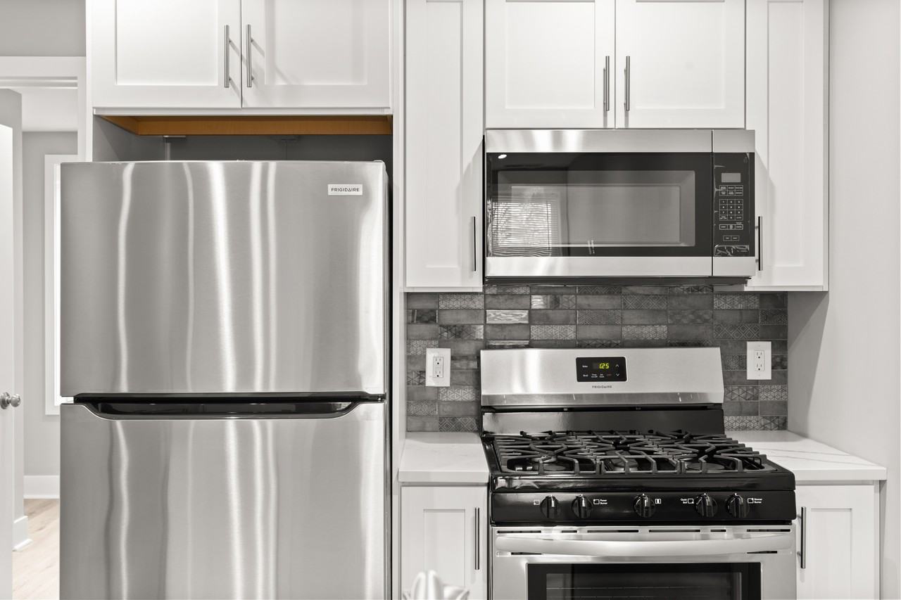 1432 N 24th St #2 - Photo 3 of 10