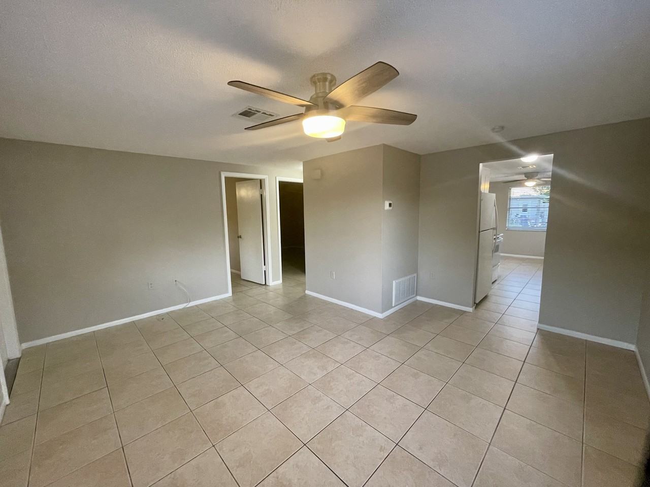 619 Shore Rd #B - Photo 5 of 21