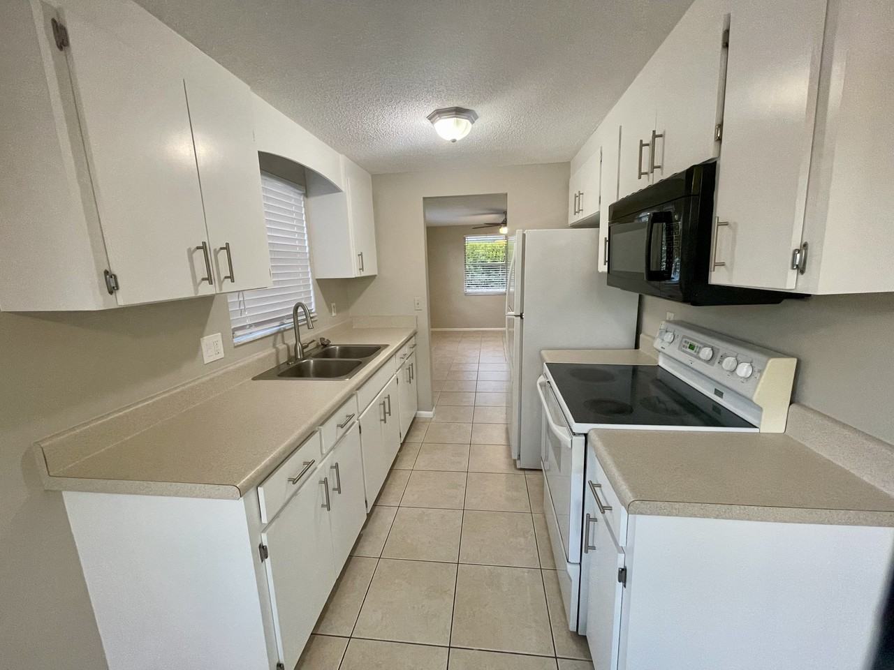 619 Shore Rd #B - Photo 6 of 21