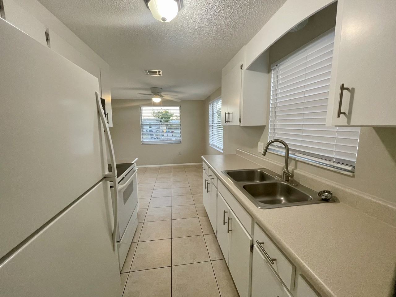 619 Shore Rd #B - Photo 7 of 21