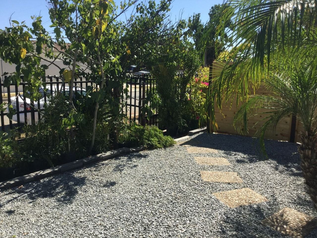 11703 Casimir Ave #B - Photo 5 of 17