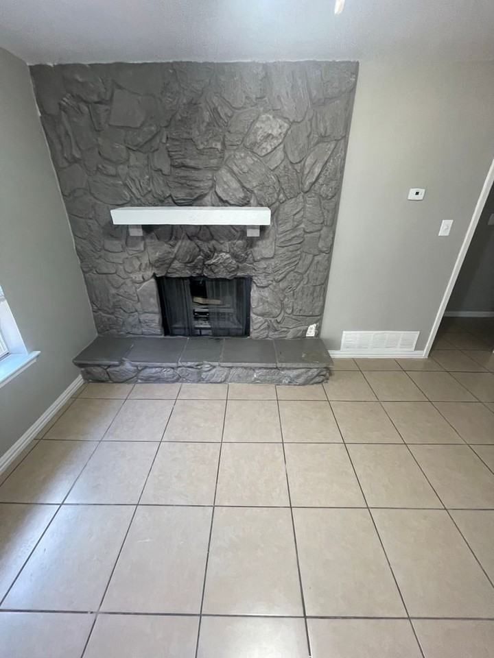 412 Hollandale Cir Apt B - Photo 2 of 8