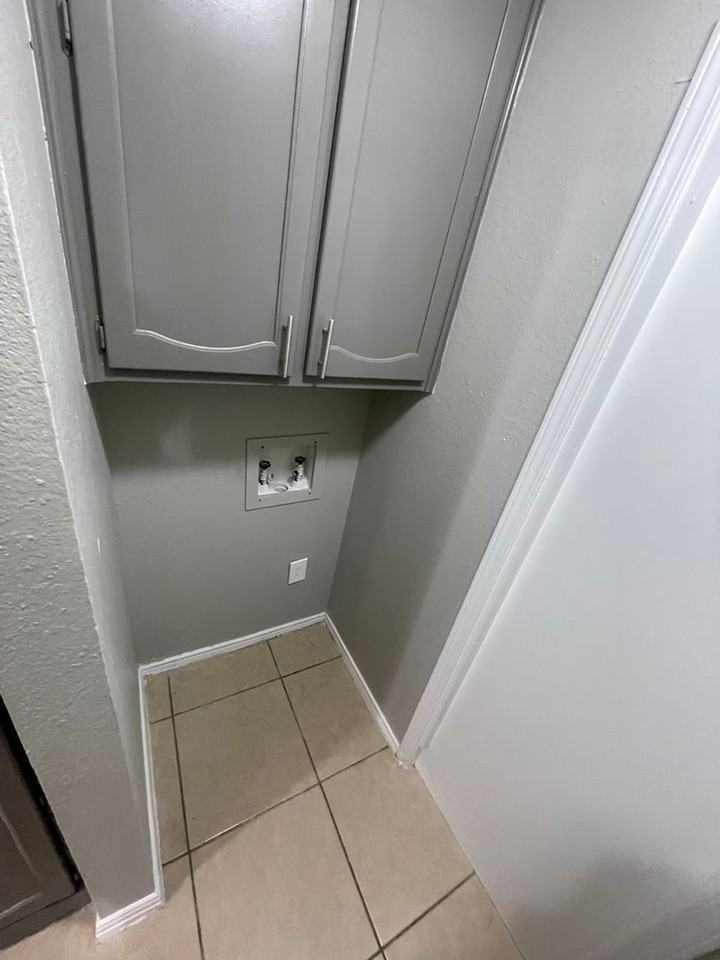 412 Hollandale Cir Apt B - Photo 5 of 8