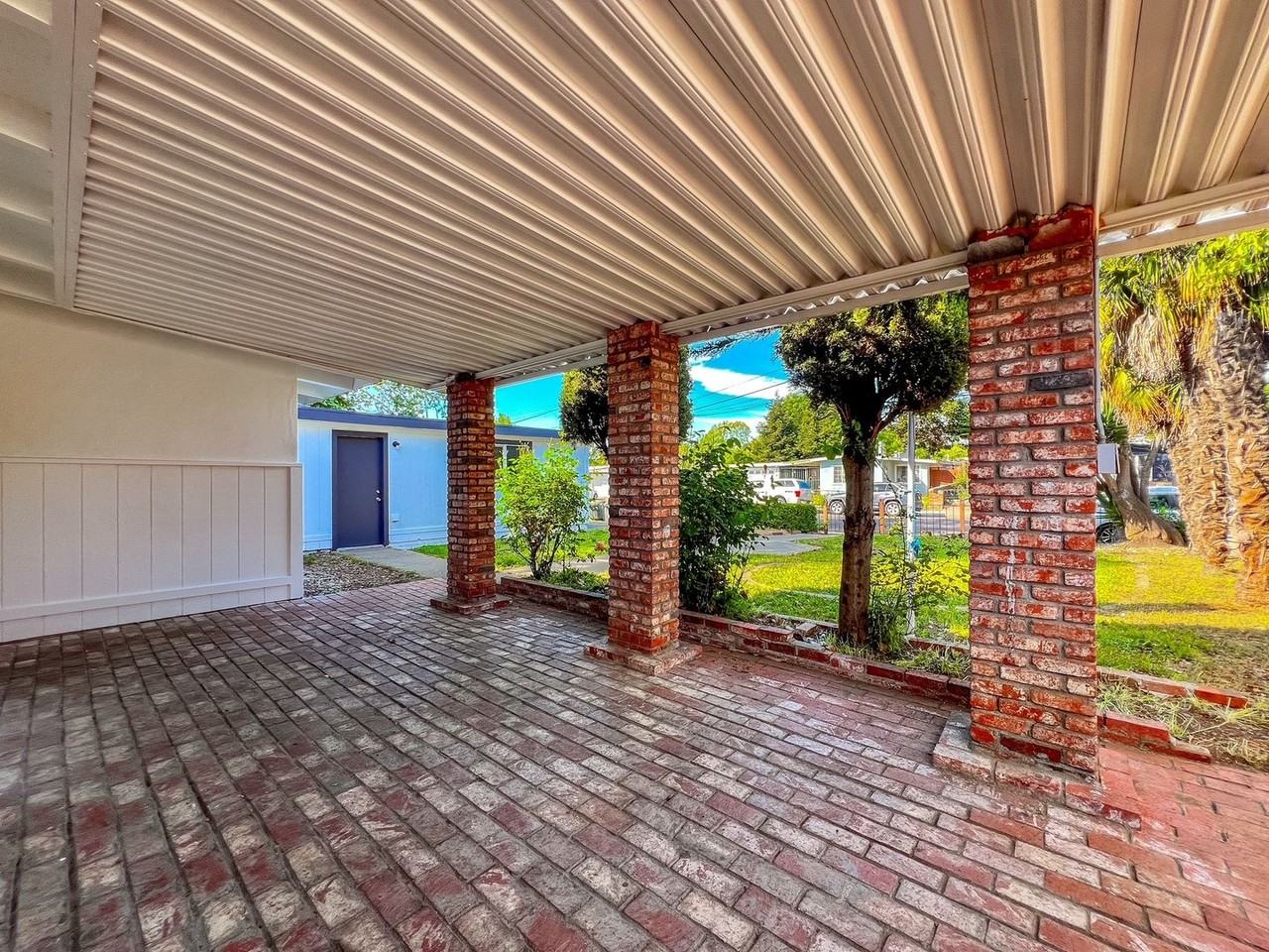 263 Los Altos Pl - Photo 3 of 32