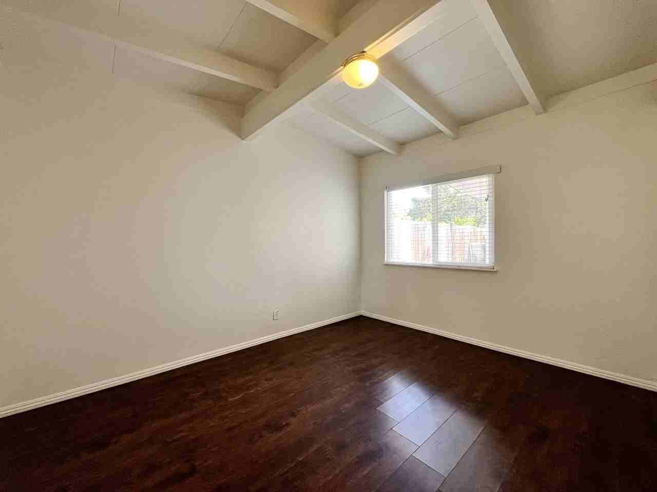 263 Los Altos Pl - Photo 6 of 32