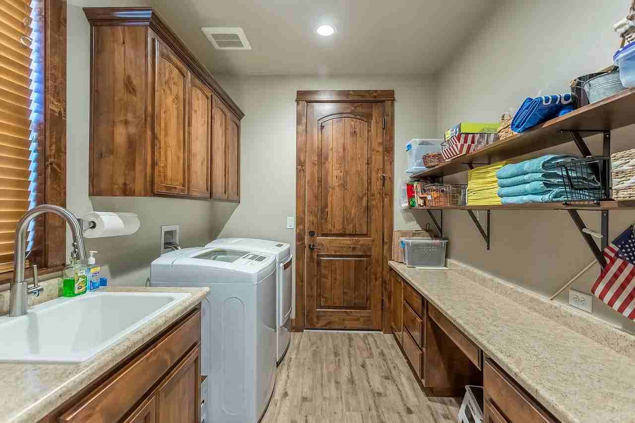 340 Stinson Loop - Photo 3 of 9