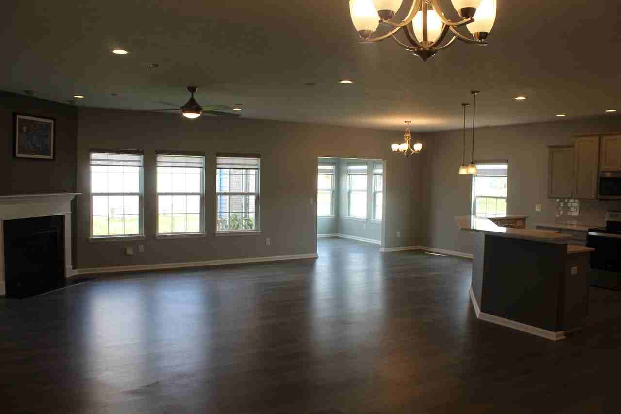 1857 Doncaster Dr - Photo 2 of 12