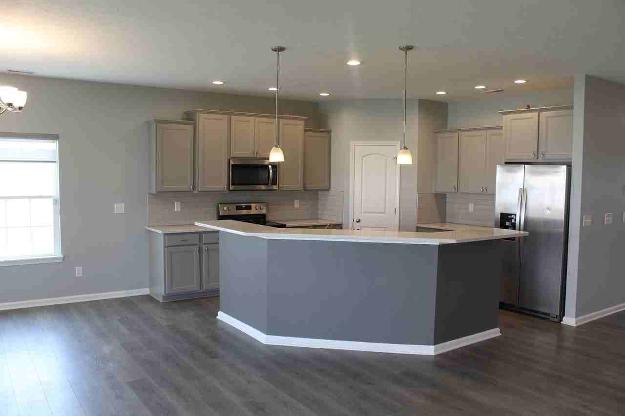 1857 Doncaster Dr - Photo 3 of 12