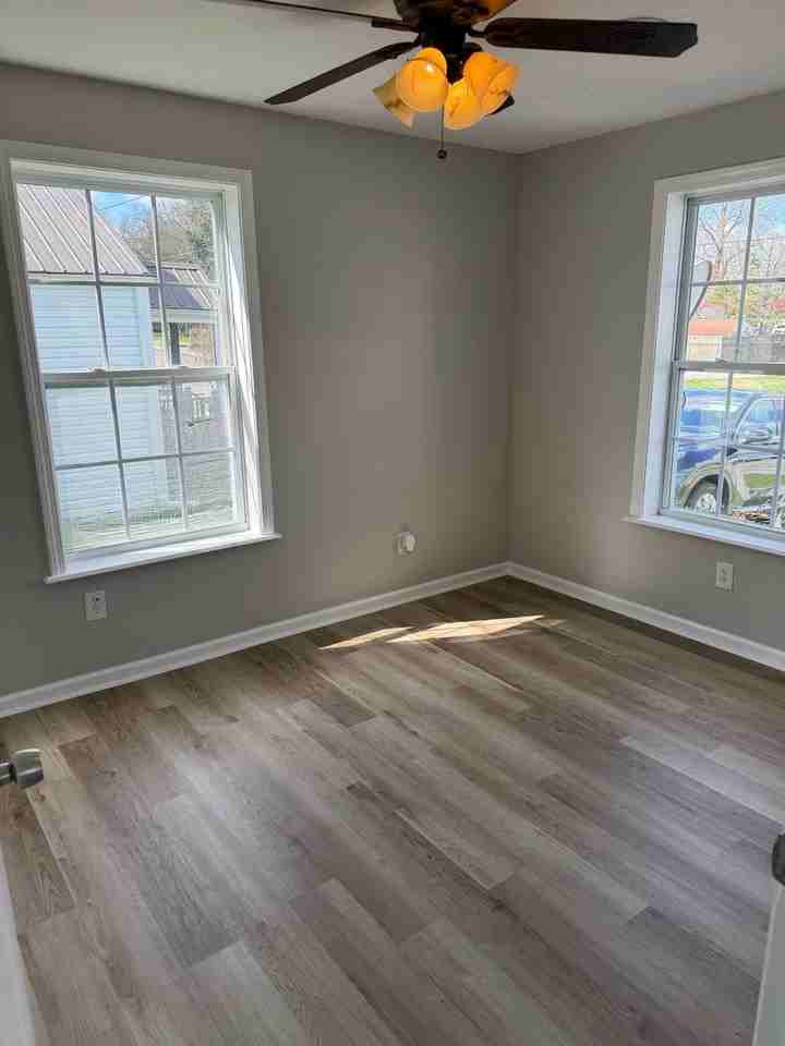 1306 Madison Ave - Photo 3 of 9