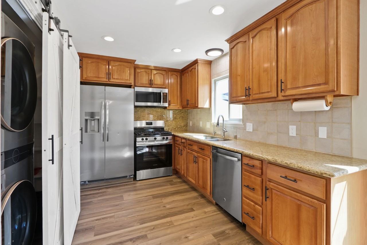 19897 Burnley Ln - Photo 4 of 10