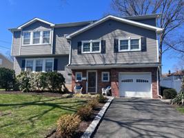 featured image of 724 Anna Pl