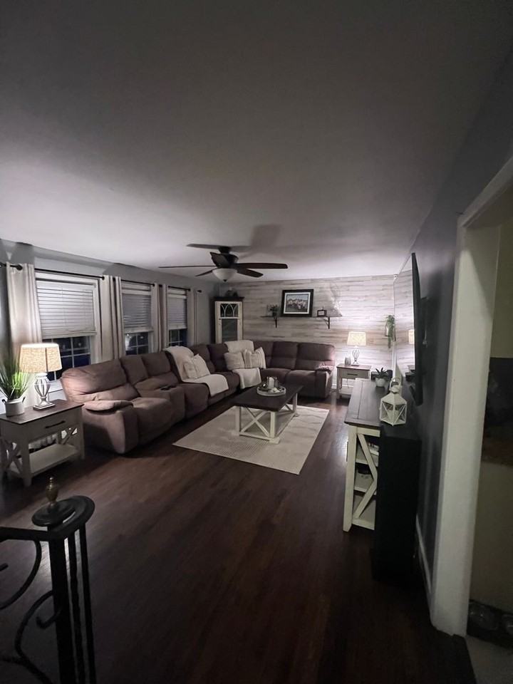 724 Anna Pl - Photo 3 of 37