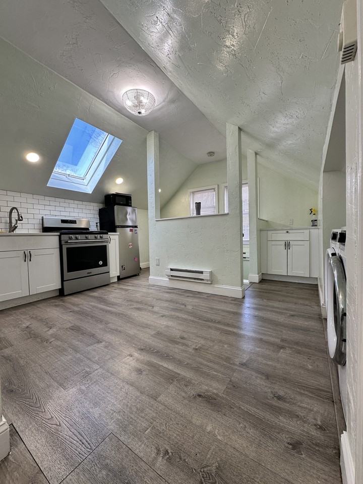 17 Cheverus Rd - Photo 2 of 4