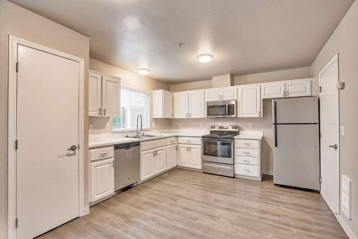 5608 112th St E - Photo 5 of 11