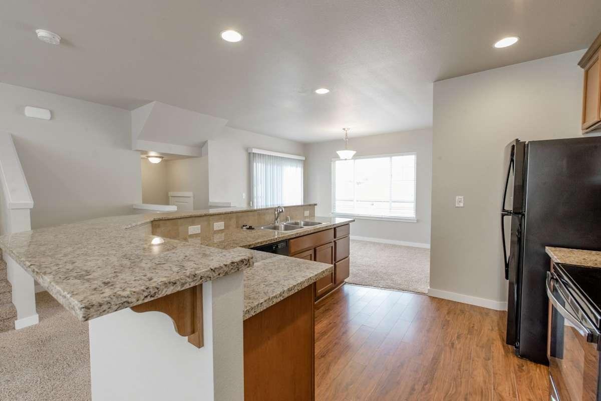 12104 55th Ave E - Photo 5 of 9