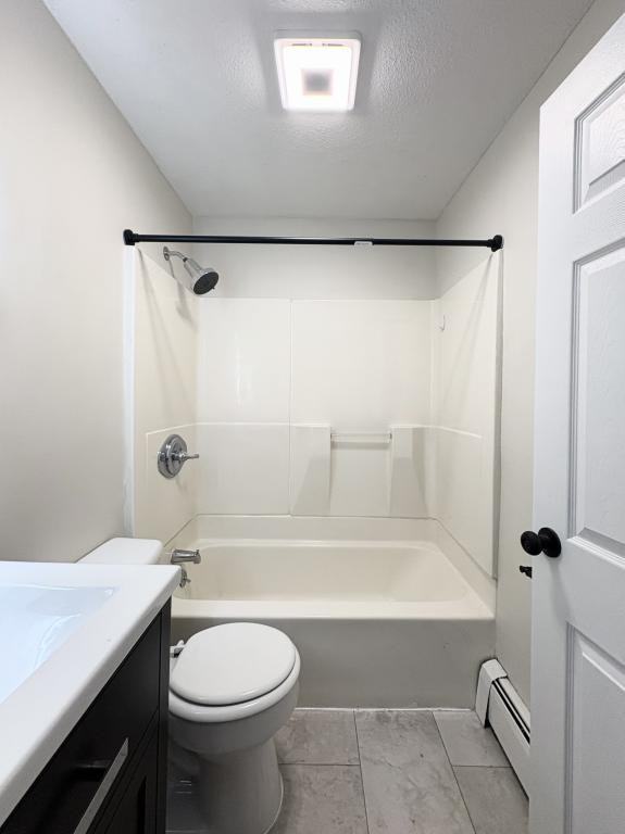 8 Tory Ct Apt B - Photo 4 of 11