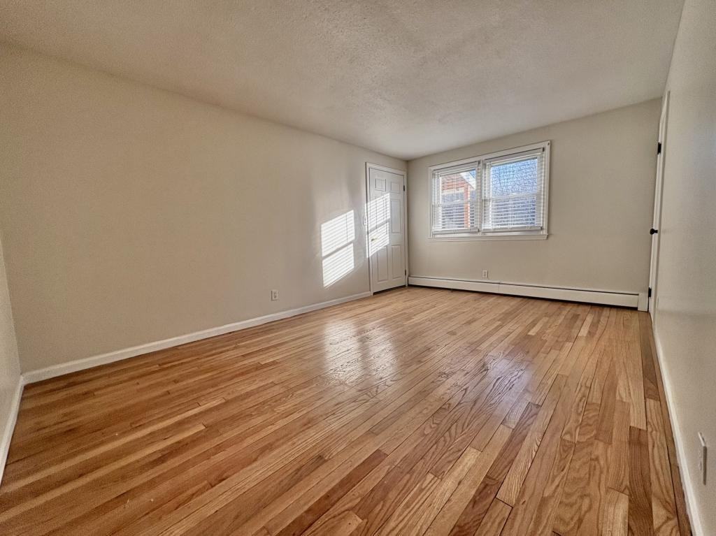 8 Tory Ct Apt B - Photo 7 of 11