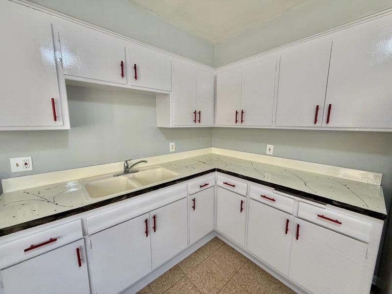 18440 Torrence Ave - Photo 4 of 7