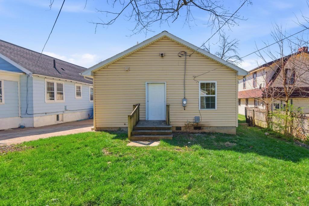 144 N Quentin Ave - Photo 5 of 23