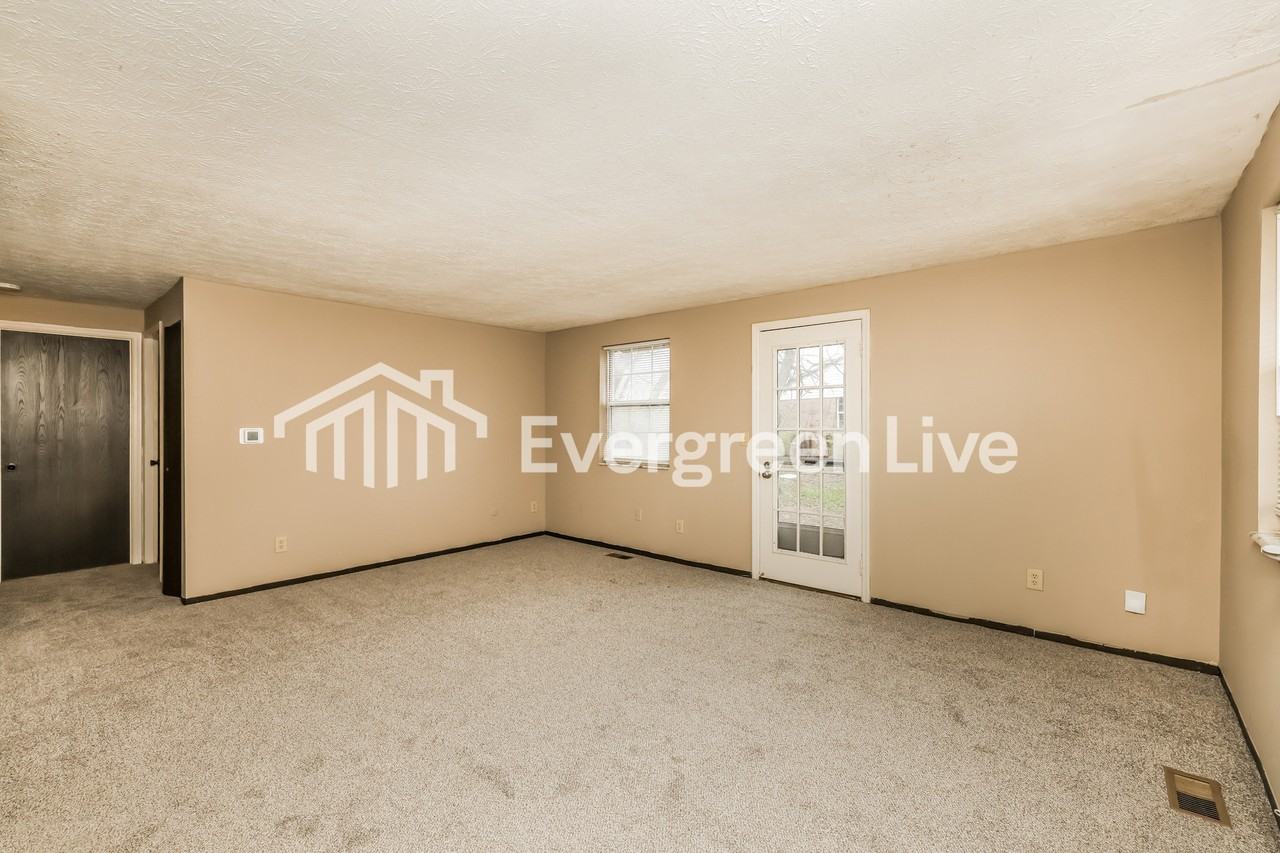 7605 Pomeranian Dr - Photo 3 of 15