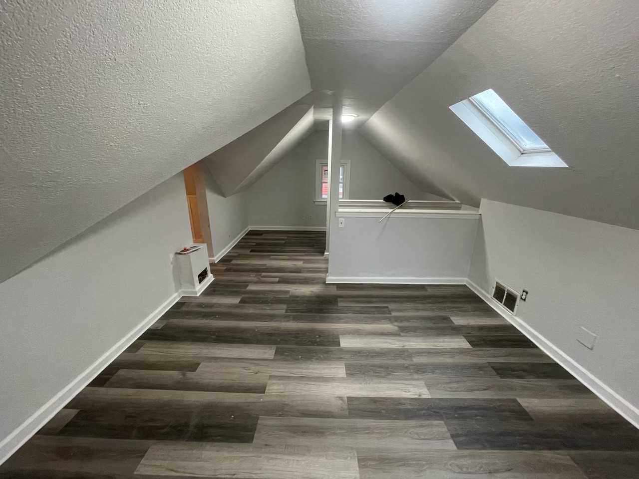 1620 Liberty St - Photo 2 of 15