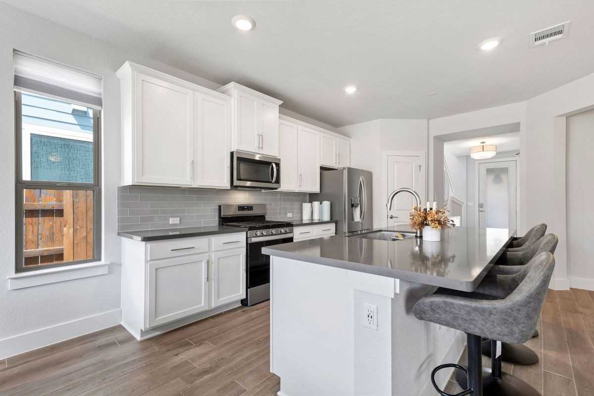 8609 Cottage Rose Dr - Photo 7 of 30