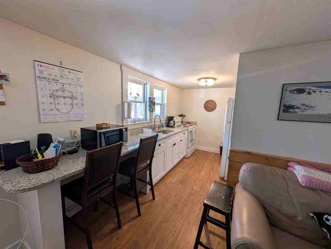 73 Highland St Apt A - Photo 5 of 19