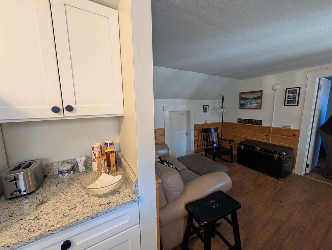 73 Highland St Apt A - Photo 6 of 19