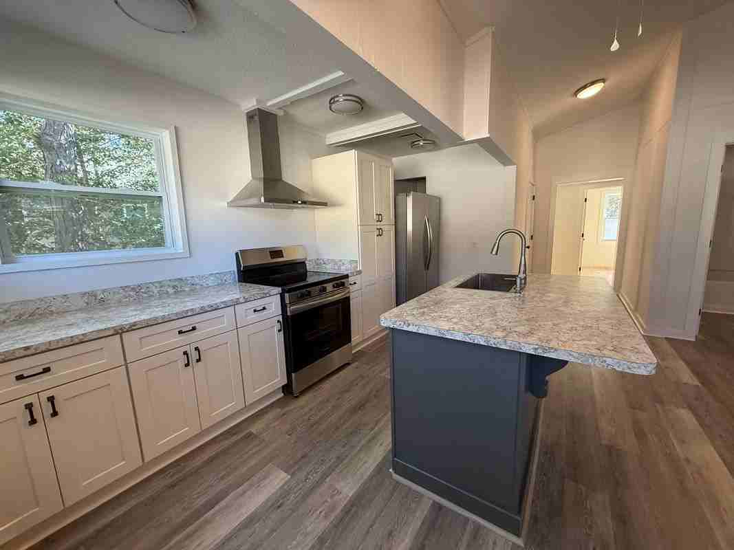 1720 Aztec St - Photo 2 of 20