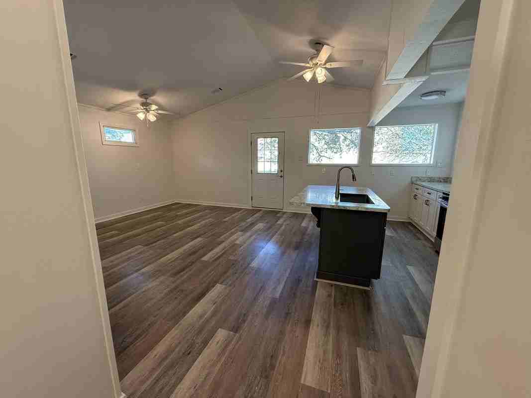 1720 Aztec St - Photo 3 of 20