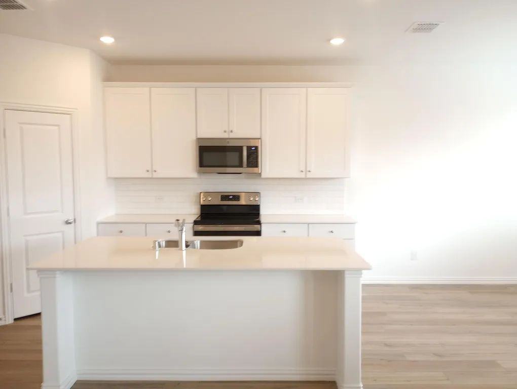 5119 Winterberry Dr - Photo 2 of 5