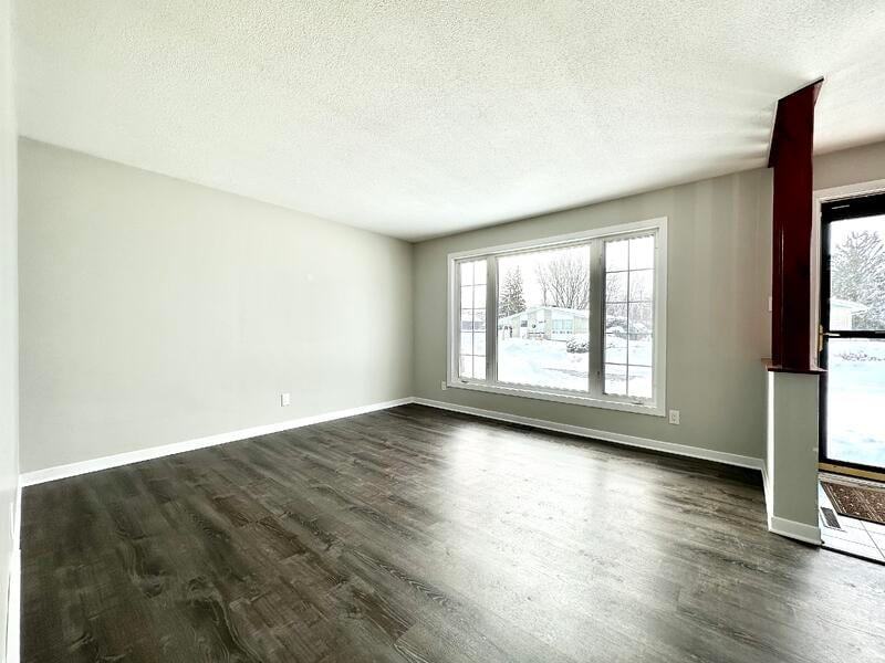 811 Willow Ave - Photo 3 of 14