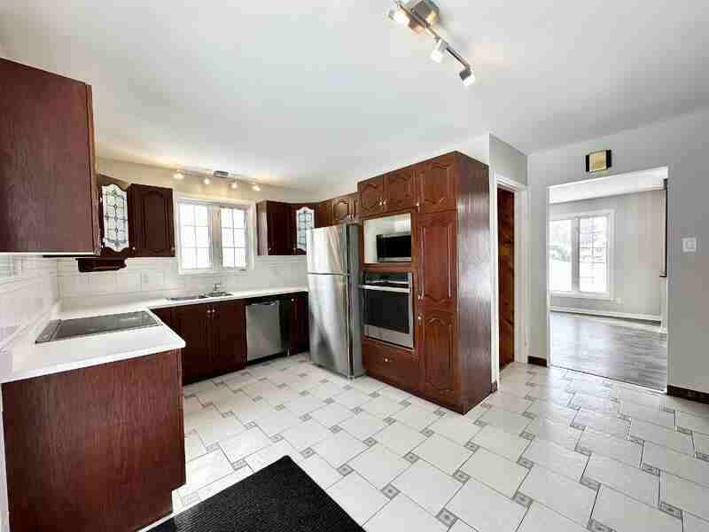 811 Willow Ave - Photo 4 of 14