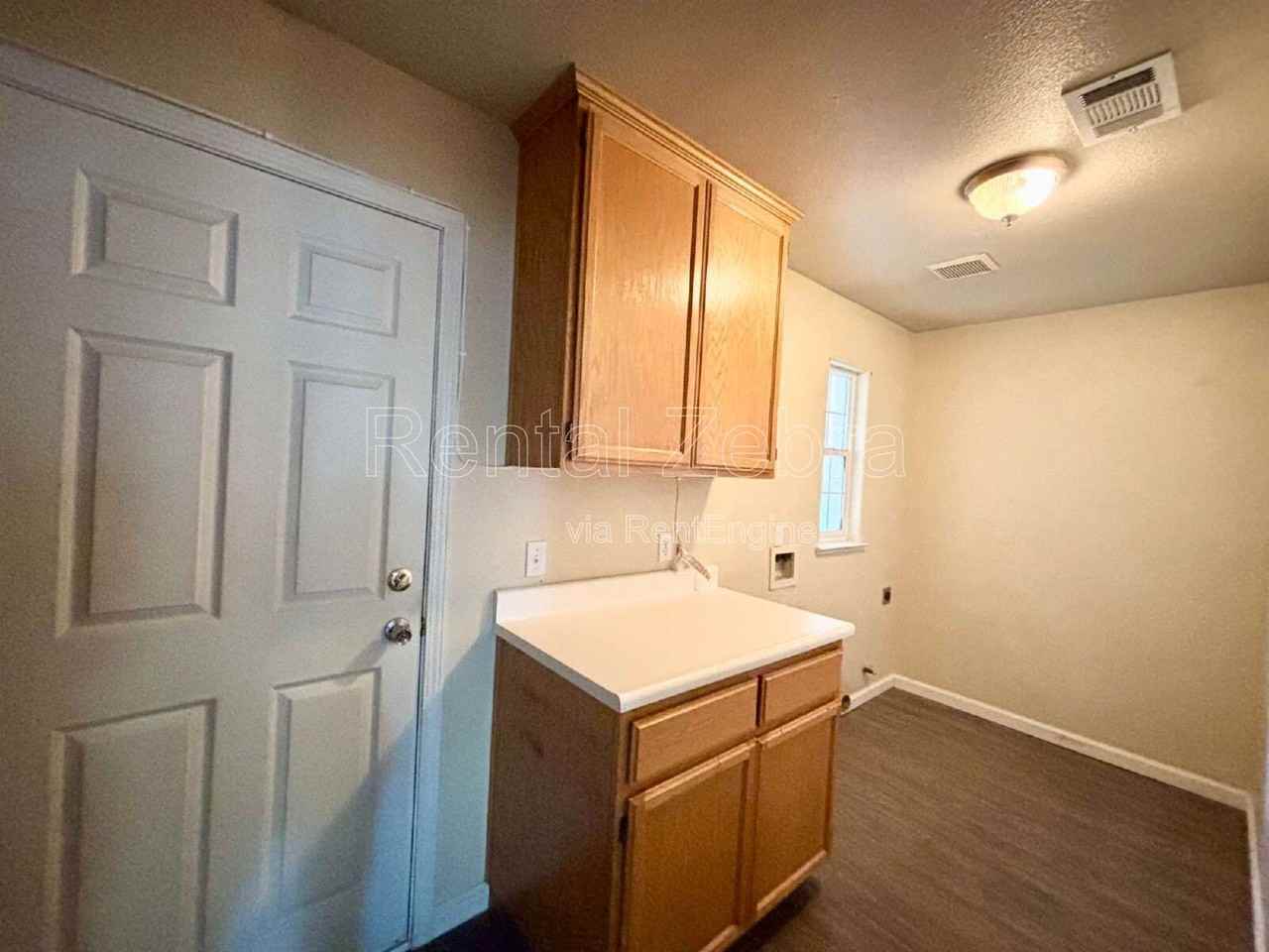 736 Redwing Dr - Photo 3 of 27