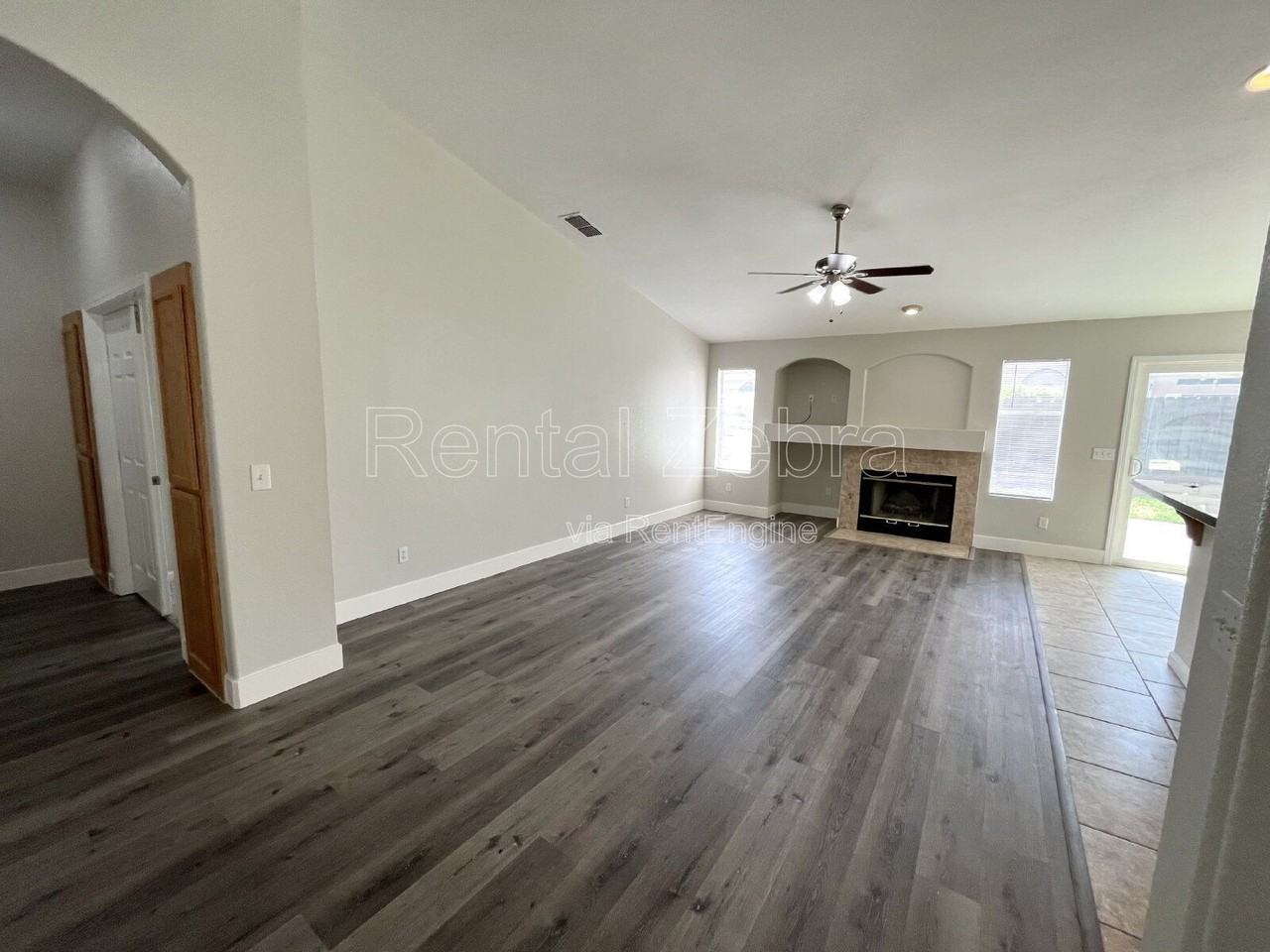 1209 Duck Blind Cir - Photo 2 of 23