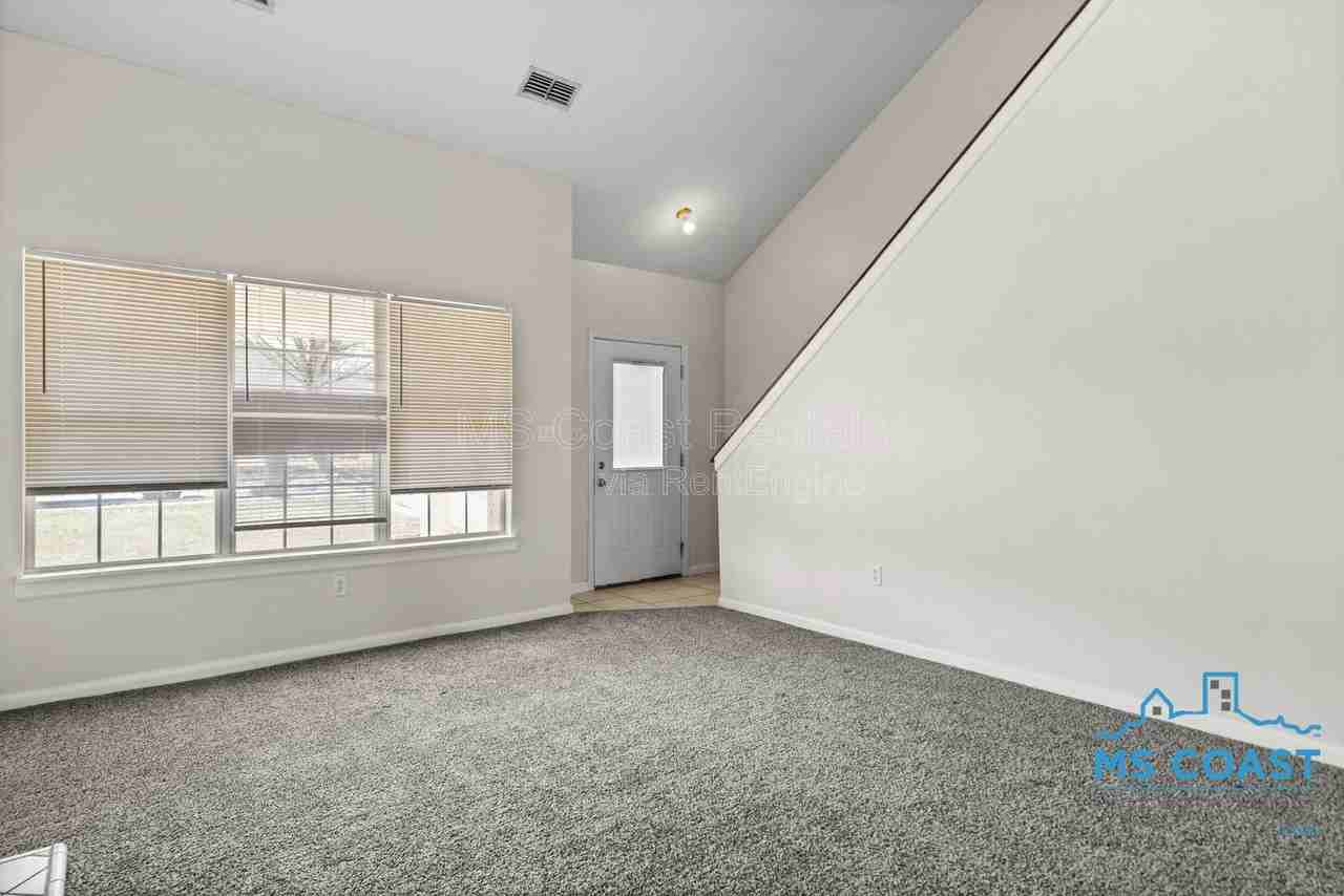 5910 Chicopee Trce - Photo 7 of 26