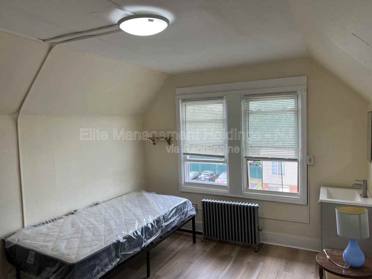 474 Washington St - Photo 3 of 39