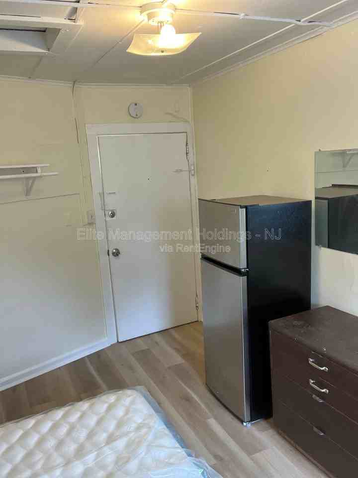 472 Washington St #1 - Photo 7 of 39